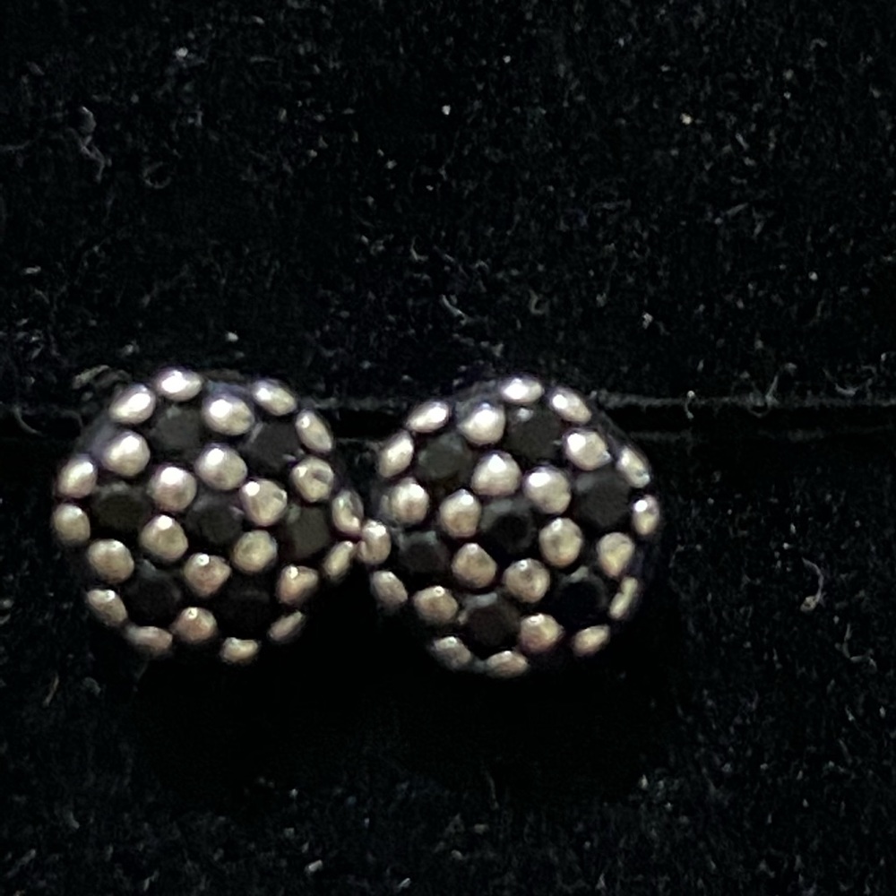 Pandora Stud Earrings cute ! Retired and rare
